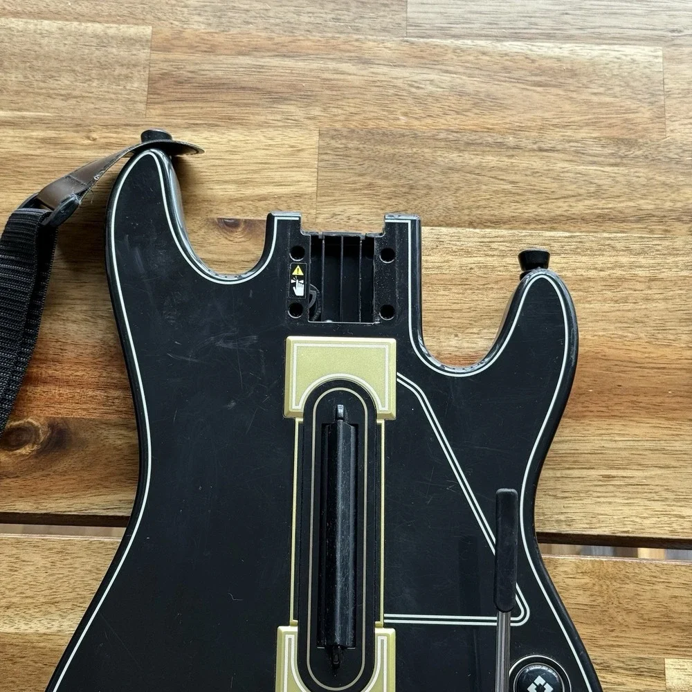 Activision Xbox Guitar Hero‎ Live Wireless Guitar 0000654 Controller NO DONGLE